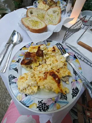 Baked Lamb with Yogurt (Tavë Kosi)